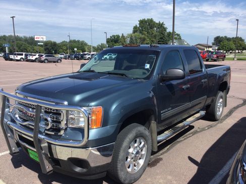 Used 2012 GMC Sierra 2500 SLE w/ Convenience Package AWD/4WD image 3