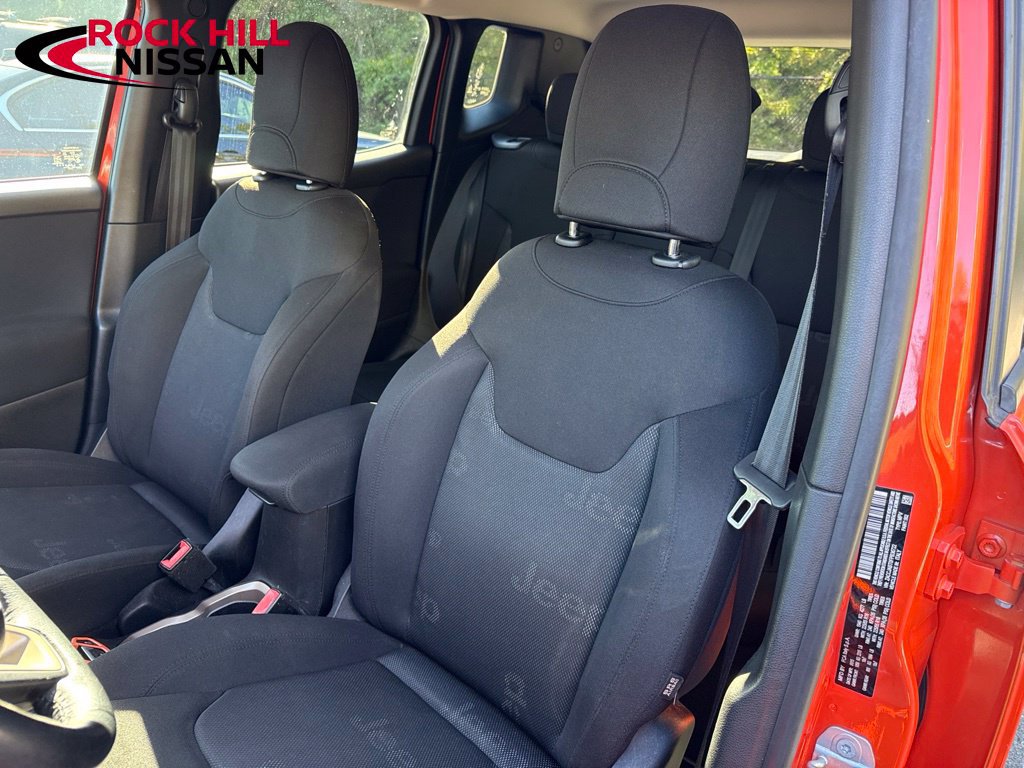 Used 2015 Jeep Renegade Latitude w/ Popular Equipment Group FWD image 15