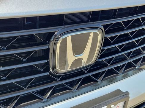 Used 2023 Honda Accord EX image 33