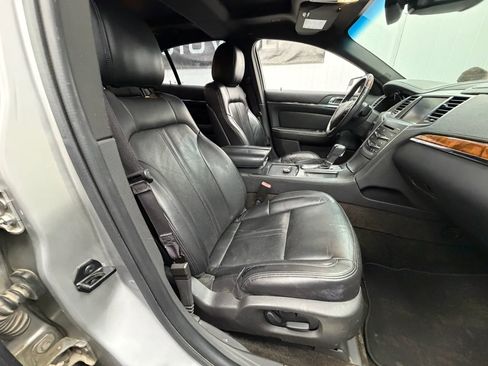 Used 2013 Lincoln MKS Sedan 4D image 5