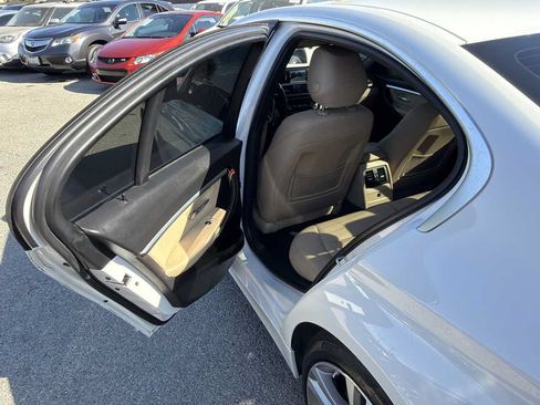 Used 2018 BMW 330i Sedan w/ Convenience Package RWD image 11