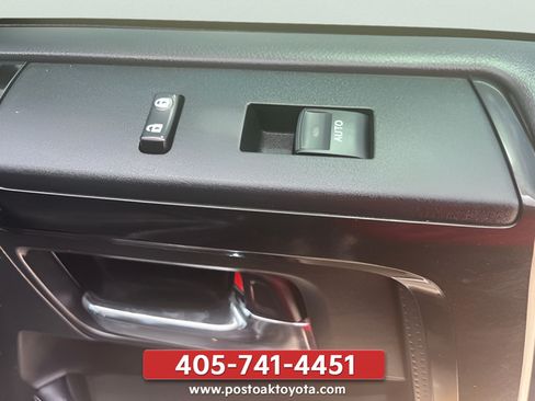 Used 2022 Toyota 4Runner TRD Off-Road AWD/4WD image 19