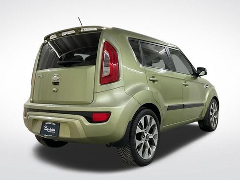 Used 2013 Kia Soul ! w/ Premium Pkg FWD image 3