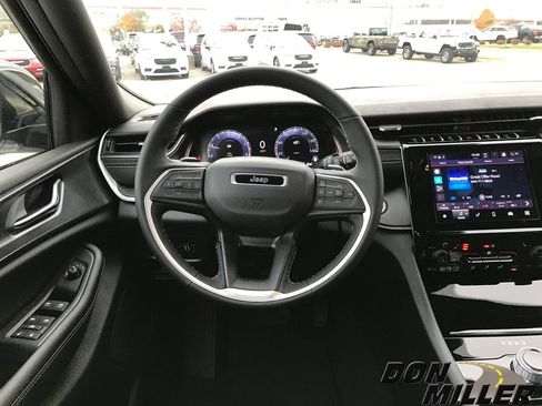 New 2025 Jeep Grand Cherokee L Altitude image 13