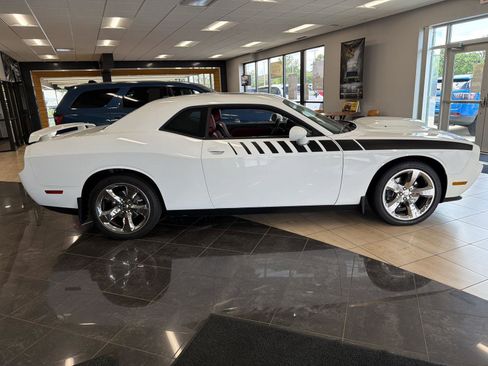 Used 2014 Dodge Challenger R/T Plus RWD image 5