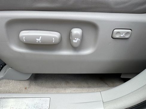 Used 2004 Lexus RX 330 AWD image 26