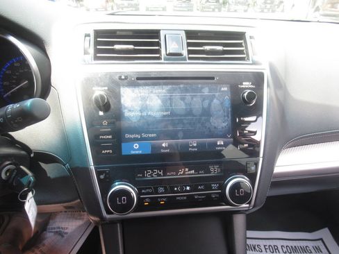 Used 2018 Subaru Outback 2.5i Premium AWD/4WD image 19