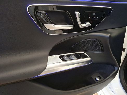 Used 2024 Mercedes-Benz E 350 4MATIC Sedan image 12