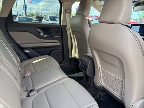 Used 2024 Lincoln Corsair Reserve image 12