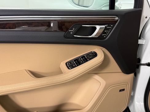 New 2026 Porsche Macan image 13
