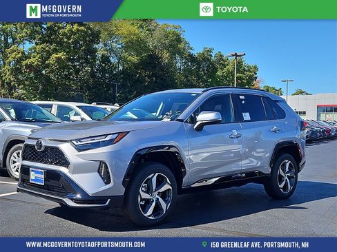 New 2025 Toyota RAV4 SE image 1