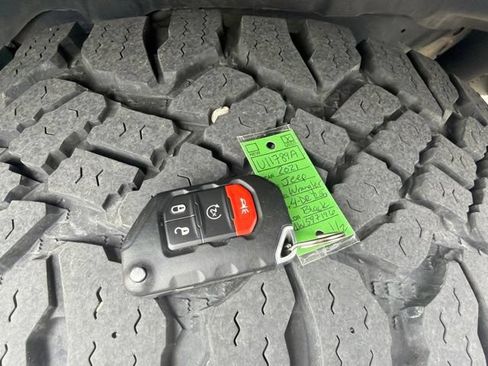 Used 2021 Jeep Wrangler Unlimited Rubicon AWD/4WD image 13