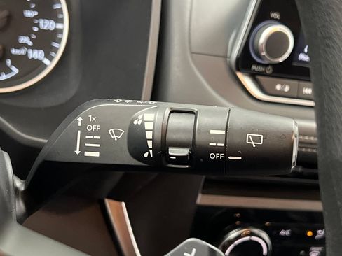 Used 2024 Nissan Rogue S FWD image 47