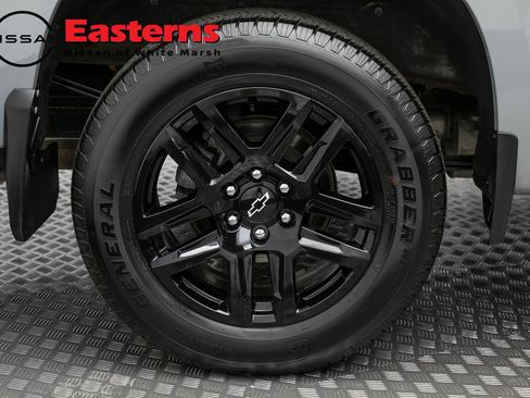 Used 2024 Chevrolet Silverado 1500 Custom AWD/4WD image 30
