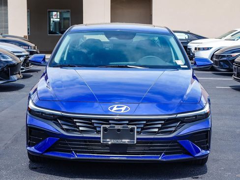 Certified 2025 Hyundai Elantra SEL FWD image 7