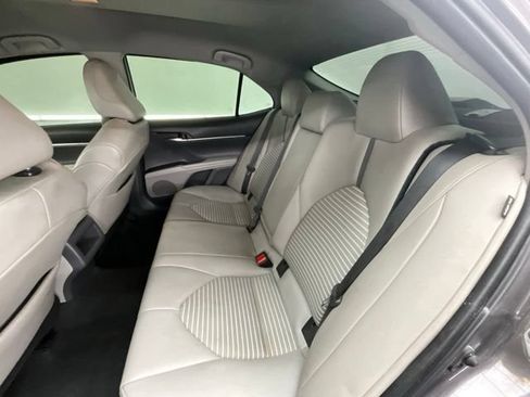 Used 2023 Toyota Camry SE FWD image 7