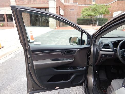 Used 2020 Honda Odyssey EX image 10