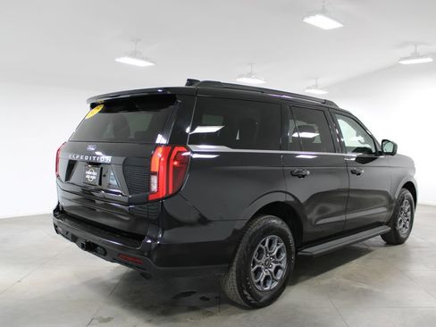 Used 2025 Ford Expedition Active RWD image 9