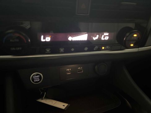 Used 2021 Nissan Rogue SV FWD image 16