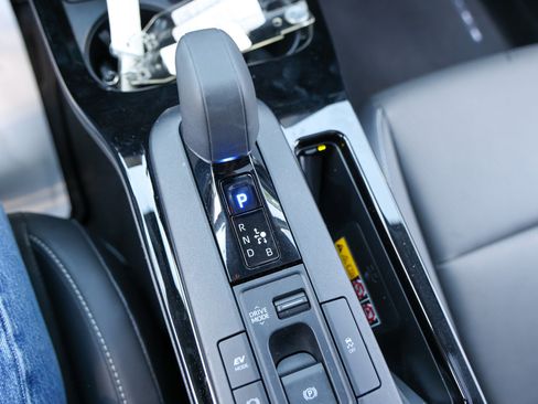 Used 2023 Toyota Prius XLE FWD image 26