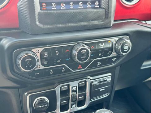 Used 2020 Jeep Wrangler Unlimited Rubicon w/ LED Lighting Group AWD/4WD image 37