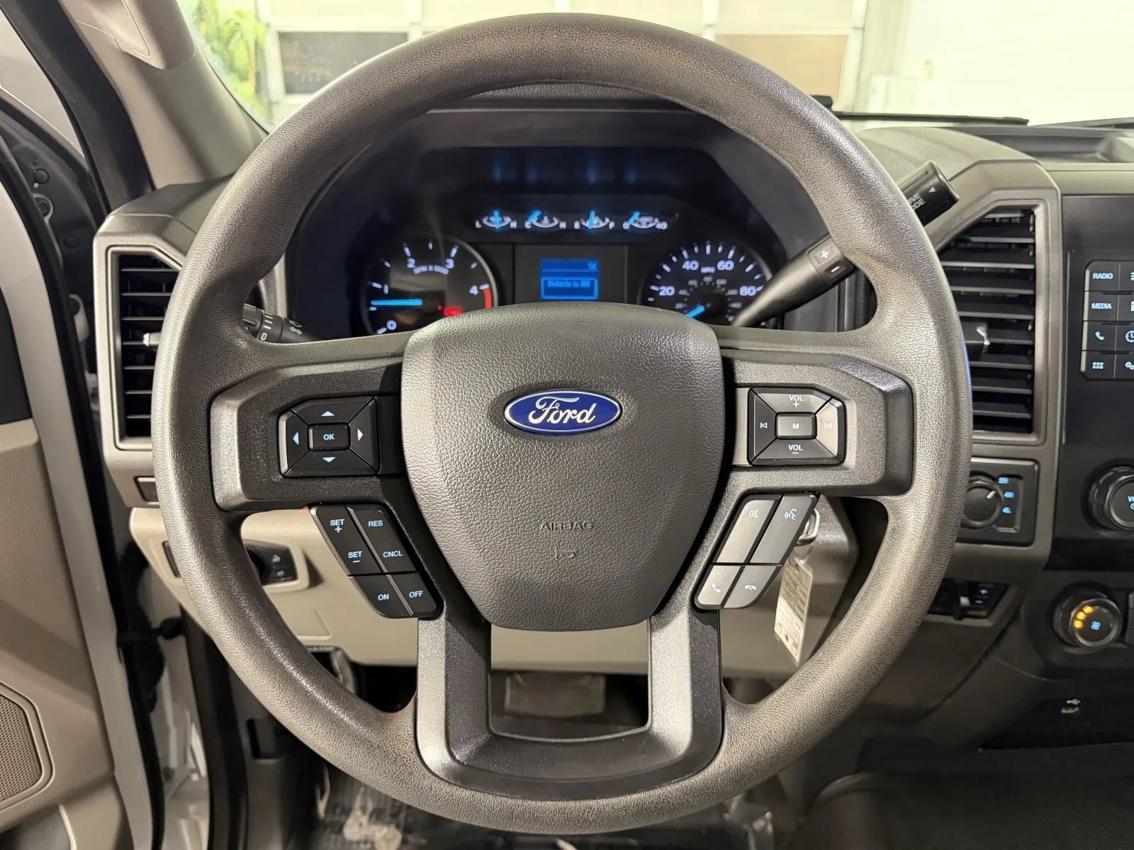 Used 2022 Ford F550 4x4 Regular Cab Super Duty image 17