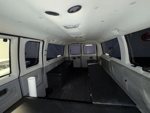 Used 2006 Ford E-350 and Econoline 350 XL image 19