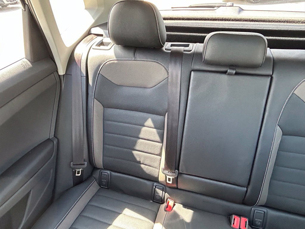 Certified 2023 Volkswagen Taos SEL AWD/4WD image 15