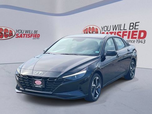 Used 2023 Hyundai Elantra SEL w/ Convenience Package FWD image 4