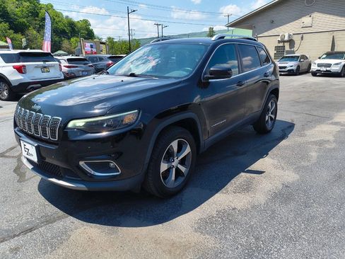 Used 2019 Jeep Cherokee Limited AWD/4WD image 4