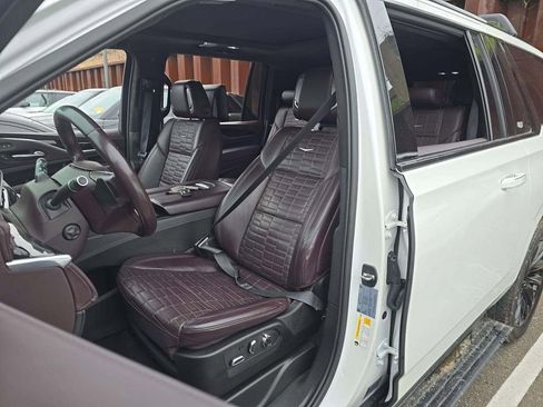 Used 2023 Cadillac Escalade ESV Sport Platinum w/ LPO, ONYX Package image 3