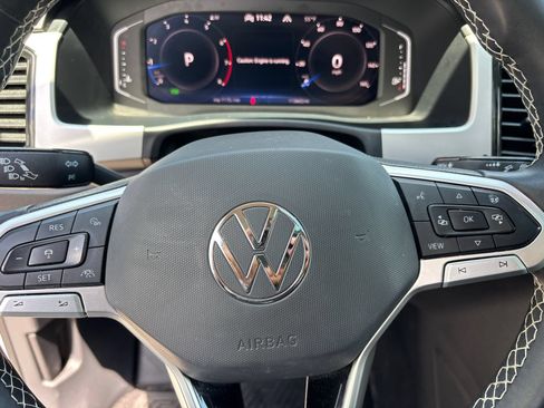 Used 2023 Volkswagen Atlas SEL AWD/4WD image 16