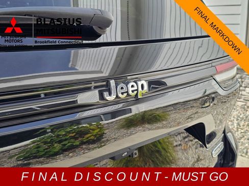 Used 2022 Jeep Grand Cherokee Overland w/ Luxury Tech Group IV image 34