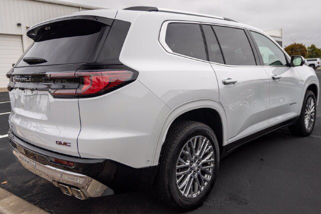 Used 2026 GMC Acadia Denali w/ Super Cruise Package AWD/4WD image 4