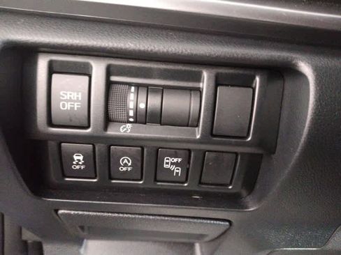 Certified 2022 Subaru Crosstrek 2.5i Limited image 36