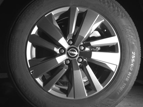 Used 2024 Nissan Pathfinder SV image 14