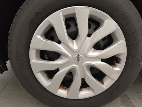 Used 2020 Nissan Rogue S image 31