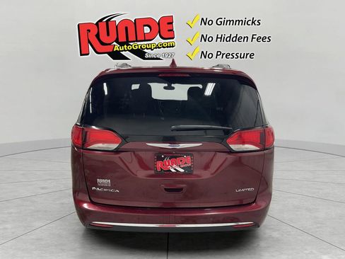 Used 2018 Chrysler Pacifica Limited FWD image 4