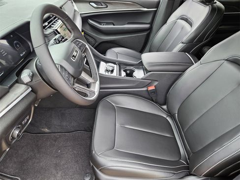 New 2025 Jeep Grand Cherokee Limited w/ Black Appearance Package image 14