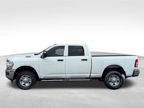 Used 2024 RAM 2500 Tradesman w/ Chrome Appearance Group AWD/4WD image 11