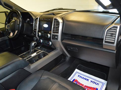 Used 2017 Ford F150 Platinum w/ Equipment Group 701A Luxury image 10