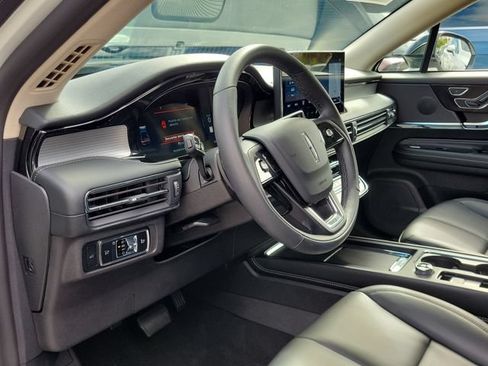 Certified 2024 Lincoln Corsair FWD image 10