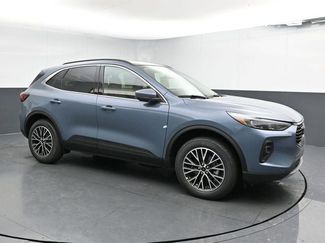 New 2026 Ford Escape SE w/ PHEV Premium Package FWD video 3