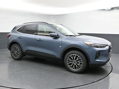 New 2026 Ford Escape SE w/ PHEV Premium Package FWD image 3