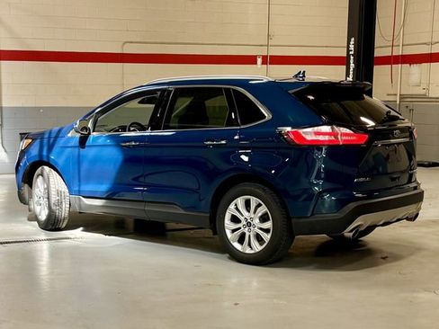 Used 2020 Ford Edge Titanium AWD/4WD image 2