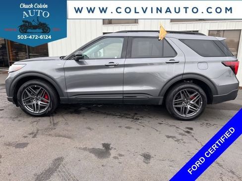Used 2025 Ford Explorer ST-Line w/ ST-Line Street Pack image 12