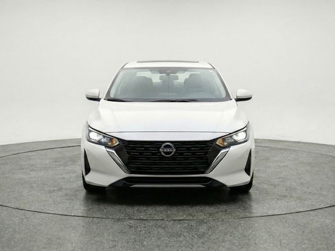 Used 2025 Nissan Sentra SV image 2