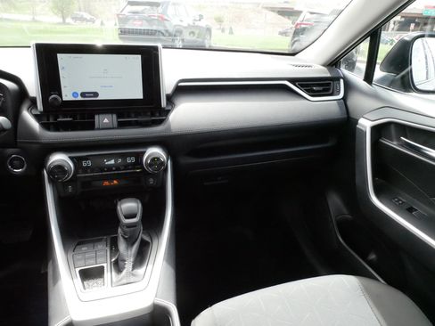 Certified 2025 Toyota RAV4 XLE AWD/4WD image 11