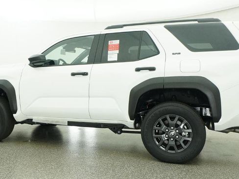 New 2026 Toyota 4Runner SR5 AWD/4WD image 5
