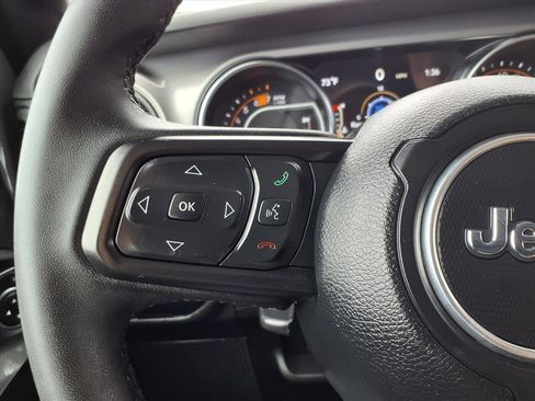 Used 2023 Jeep Wrangler Sport S image 17